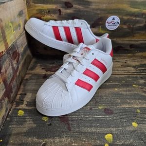 NEW in box Women Adidas Superstar athletic shoes size 7.5